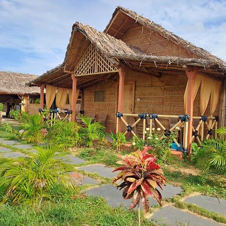 Hampi Rasta Cafe Hotel Luaran gambar