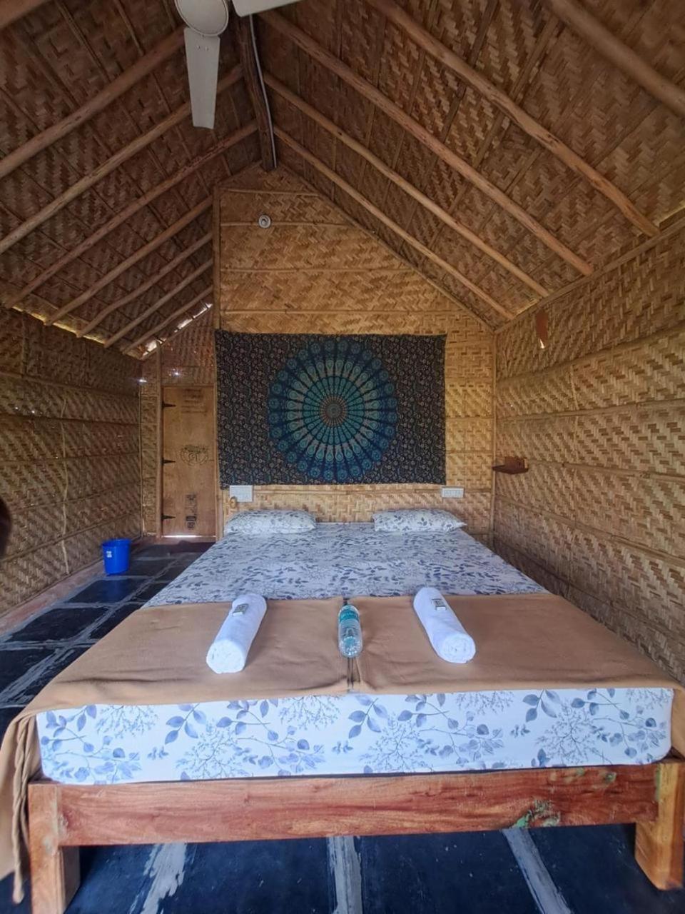 Hampi Rasta Cafe Hotel Luaran gambar